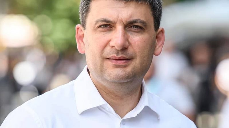 Володимир Гройсман – третій політик України за рівнем довіри громадян