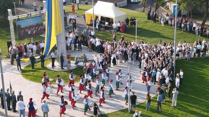 Сьогодні у Вінниці відбулась урочиста церемонія підняття найвищого в області Державного Прапора України