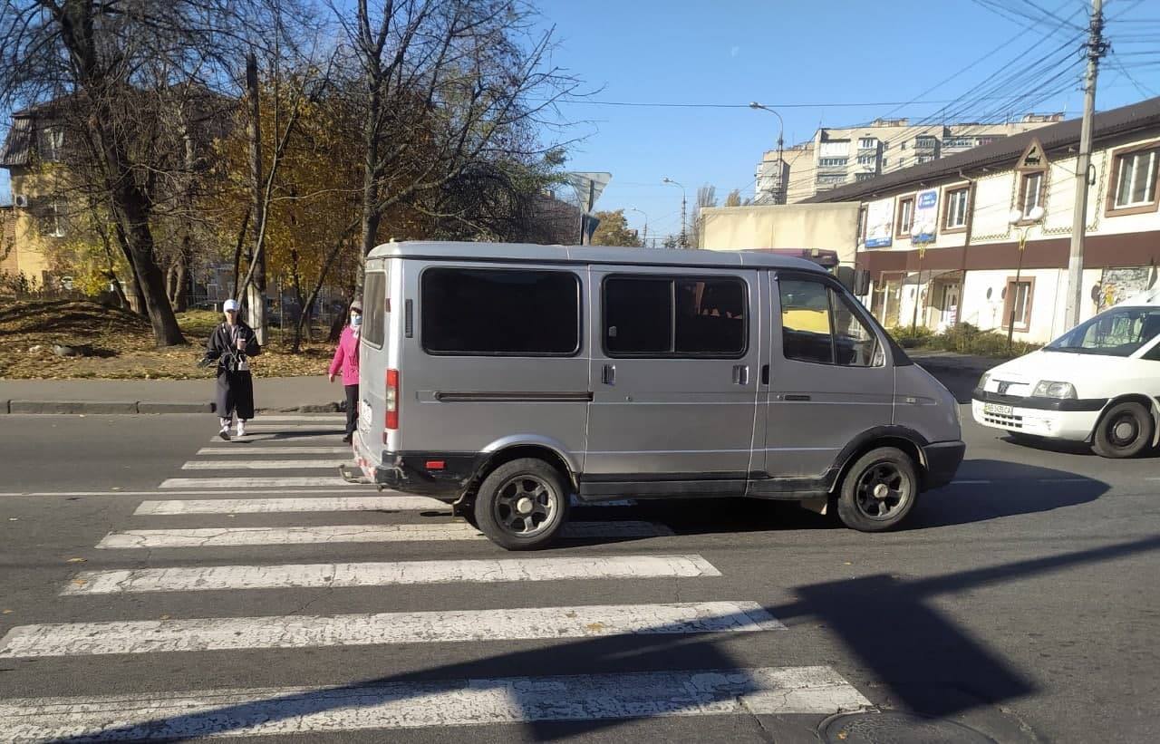 У Вінниці по вулиці Немирівське шосе мікроавтобус збив 16-річного хлопця