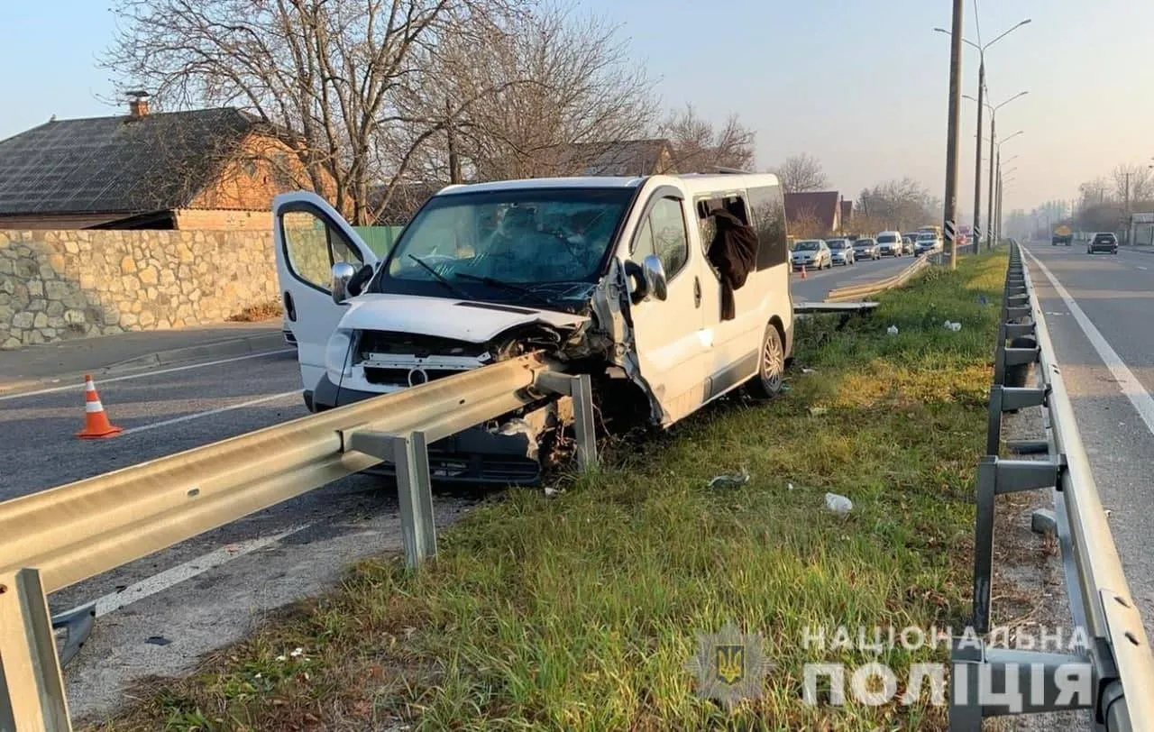 На в’їзді у селище Стрижавка в ДТП травмувалося троє людей