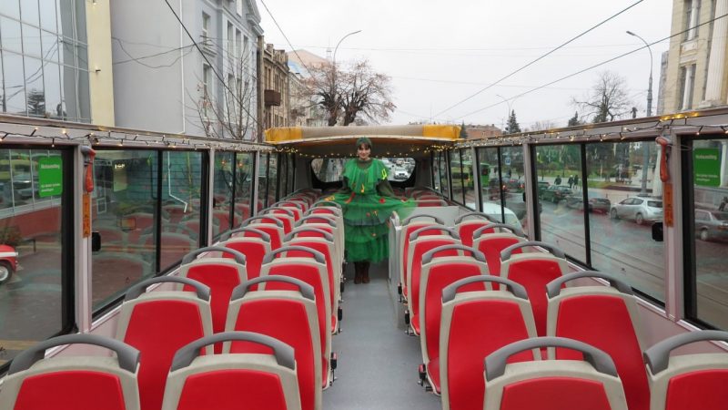 У Вінниці влаштують новорічну інтерактивну екскурсію у вигляді розважальної програми на двоповерховому автобусі BusPuss