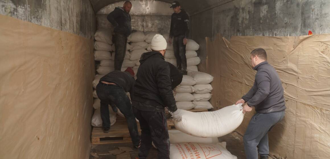 Вінницька громада продовжує формувати гуманітарну допомогу в регіони України, де ведуться бойові дії