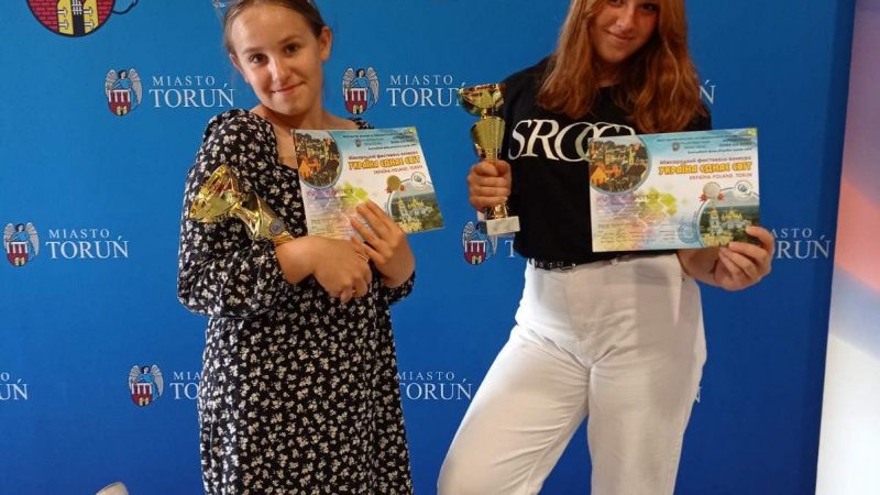 Вінничанки Анастасія Побережна та Марія Ніколаєць посіли призові місця на міжнародному конкурсі «Україна єднає світ»