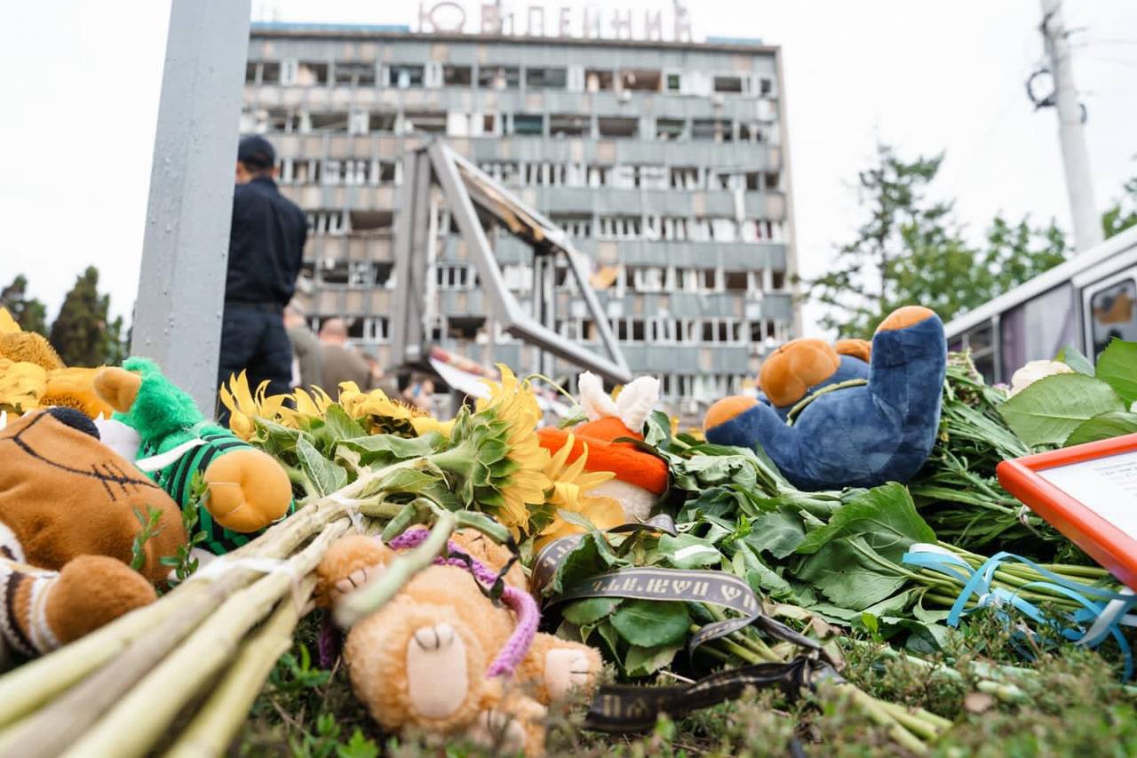 Ракетний удар по середмістю Вінниці: сім”ям загиблих та пораненим виплатять матеріальну допомогу з бюджету громади