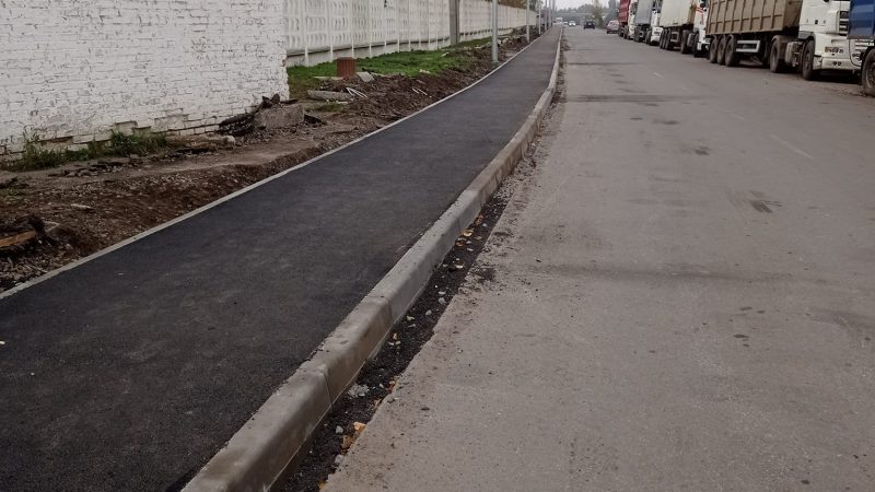 В селищі Десна завершили капітальний ремонт тротуару по вулиці Гагаріна