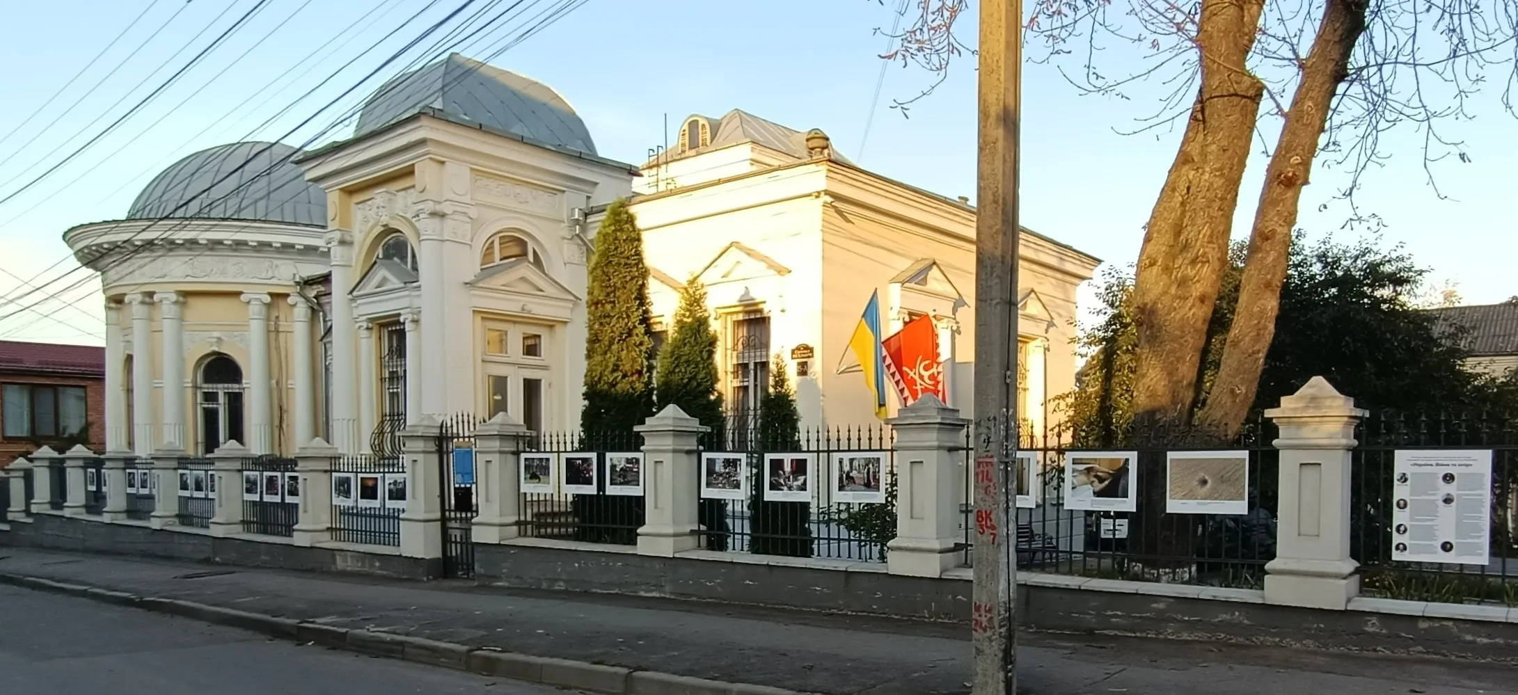 Музей Вінниці анонсує фотовиставку зі світлинами глибокого змісту: «Україна. Війна та опір» ВМР