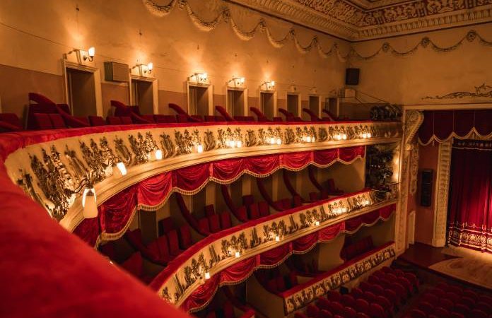 У перший тиждень вересня у Вінницькому обласному театрі ім. Садовського розпочався 89 театральний сезон