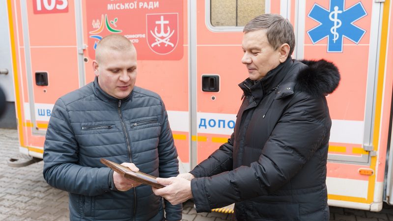 Лікуватиме військовослужбовців на фронті: Моргунов проінспектував мобільний стоматкабінет у Вінниці