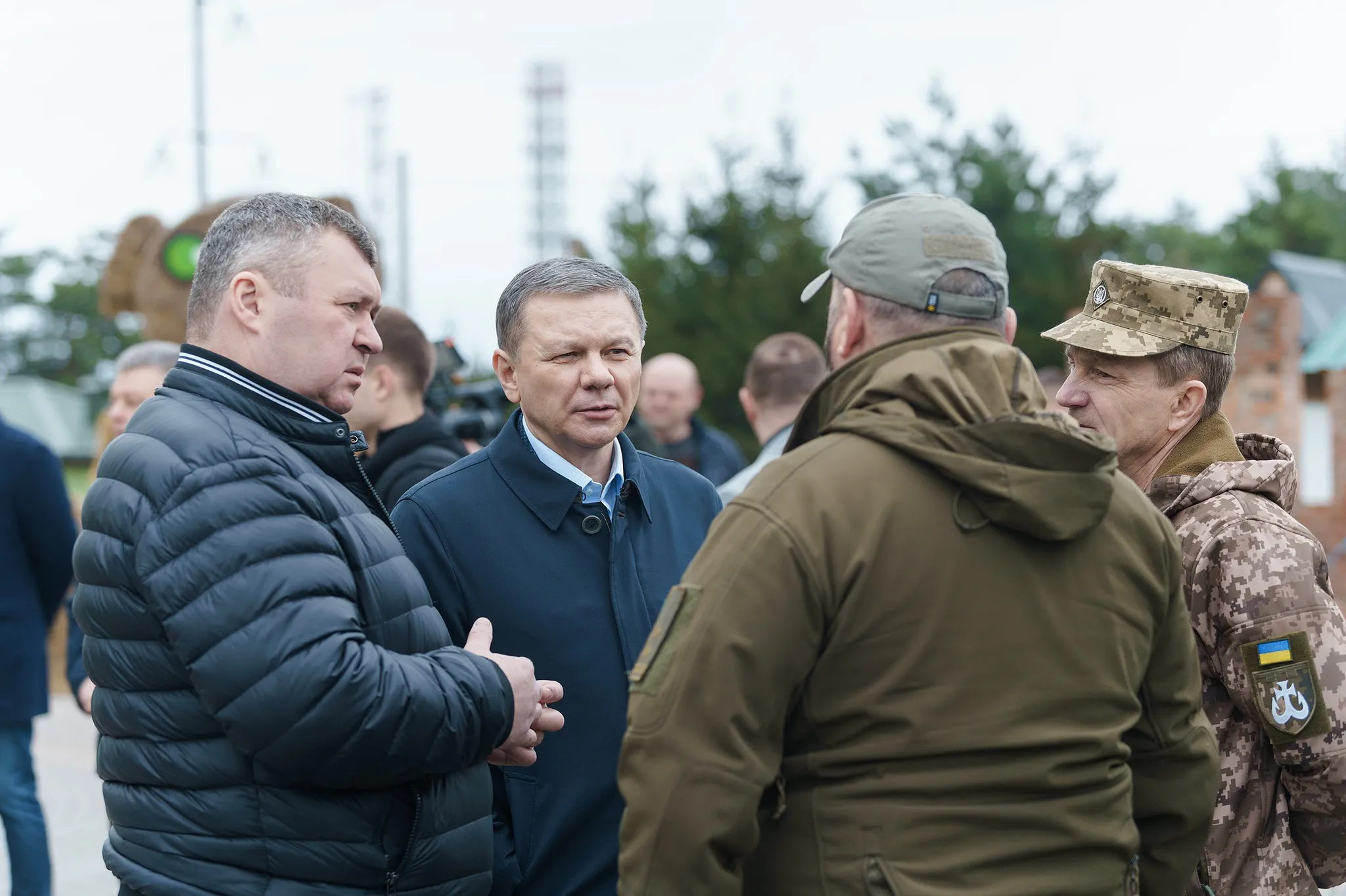 Вінничани у рамках роботи Міжрегіонального гуманітарного штабу передали допомогу на фронт: деталі