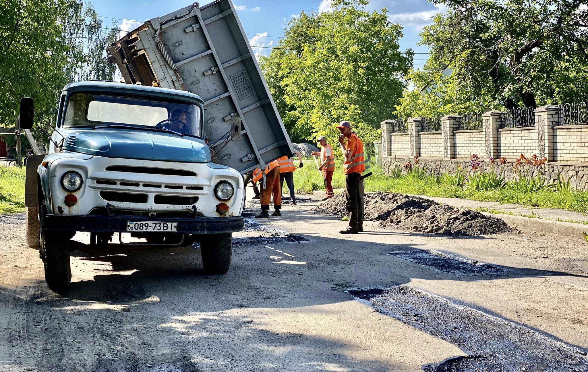 Поточний ремонт доріг розпочався у Вінницько-Хутірському окрузі