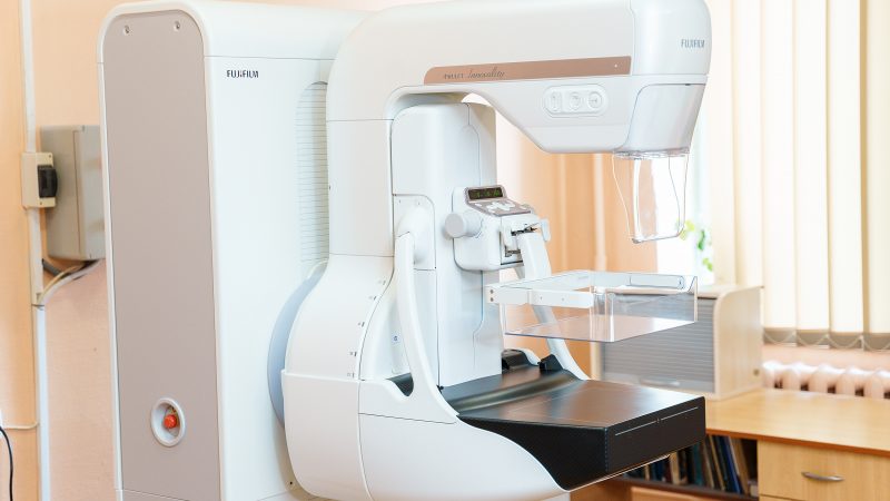 За місяць провели понад 100 обстежень на новому мамографі у Центрі матері та дитини