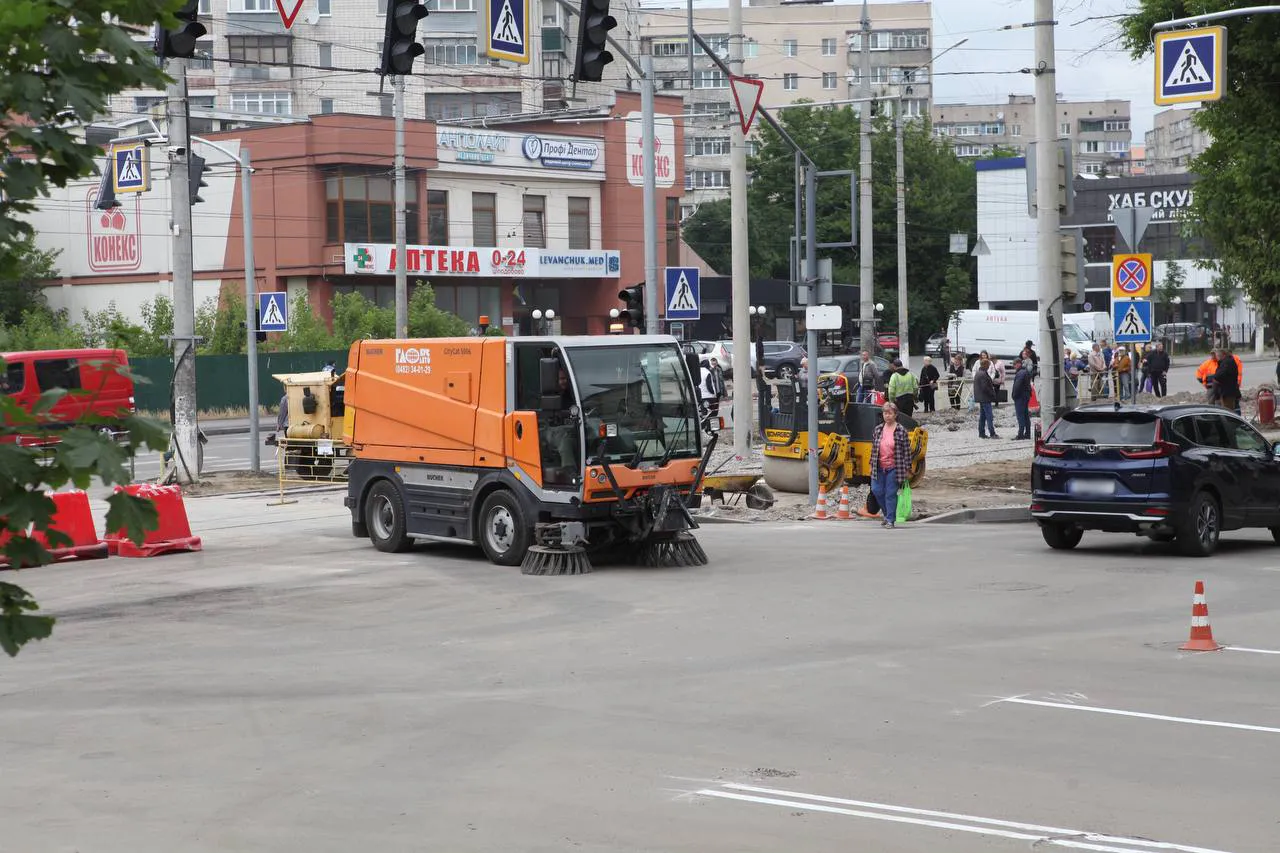 Завтра відновиться рух автомобілів на перетині вулиць Зодчих та Пирогова