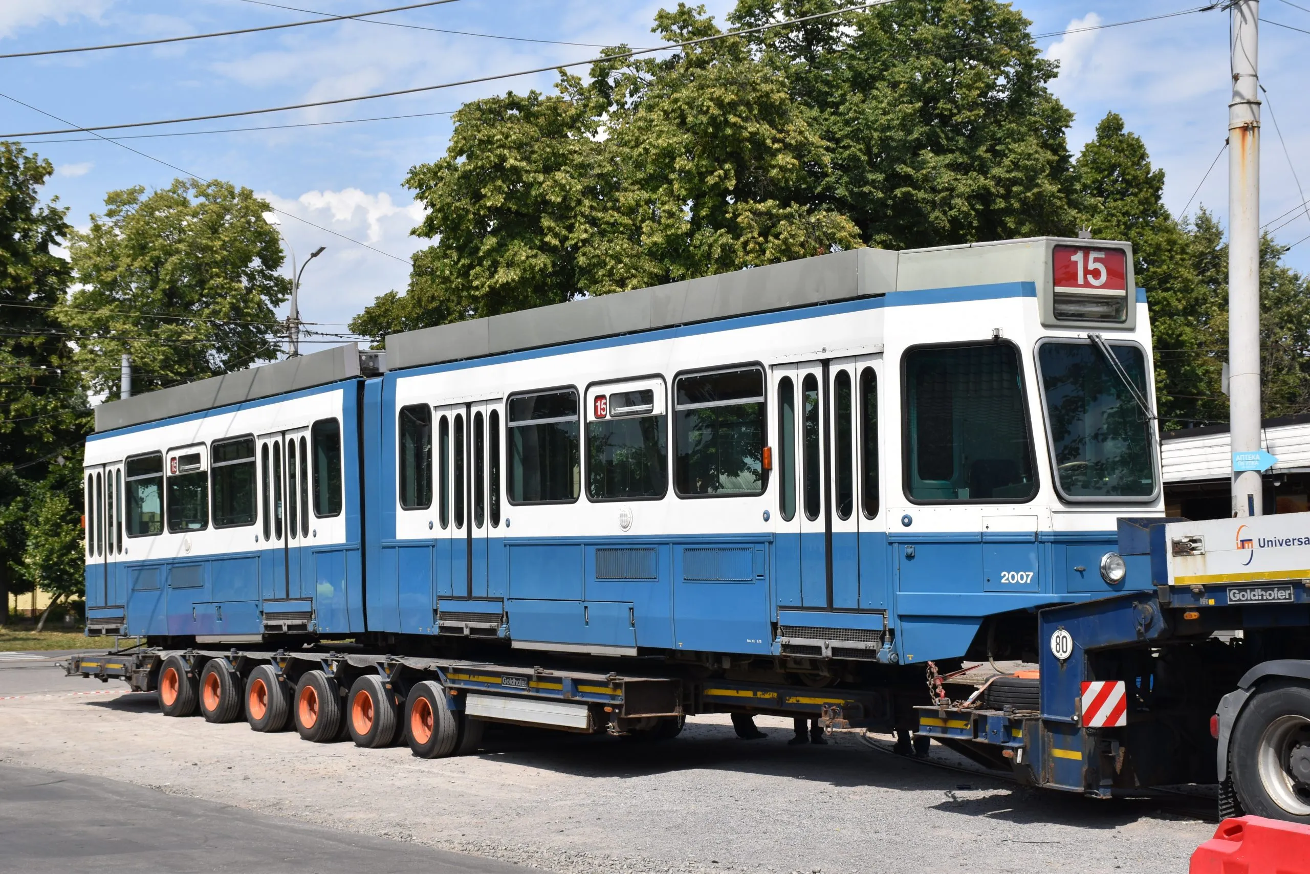 «Цюрихські трамваї»: до Вінниці прибув 17-й трамвайний вагон «Tram2000»