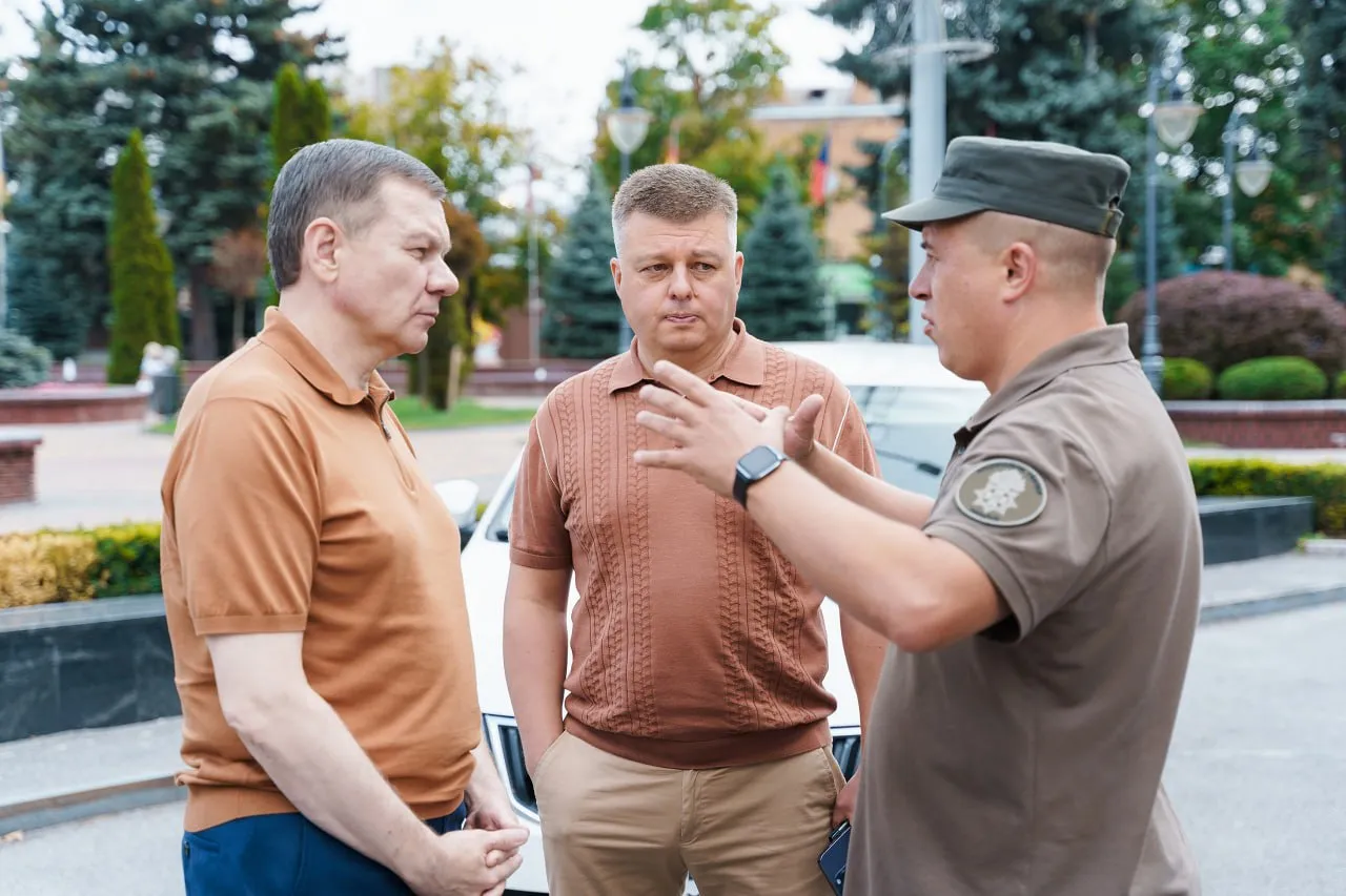 Сергій Моргунов передав військовим  ключі від двох автівок