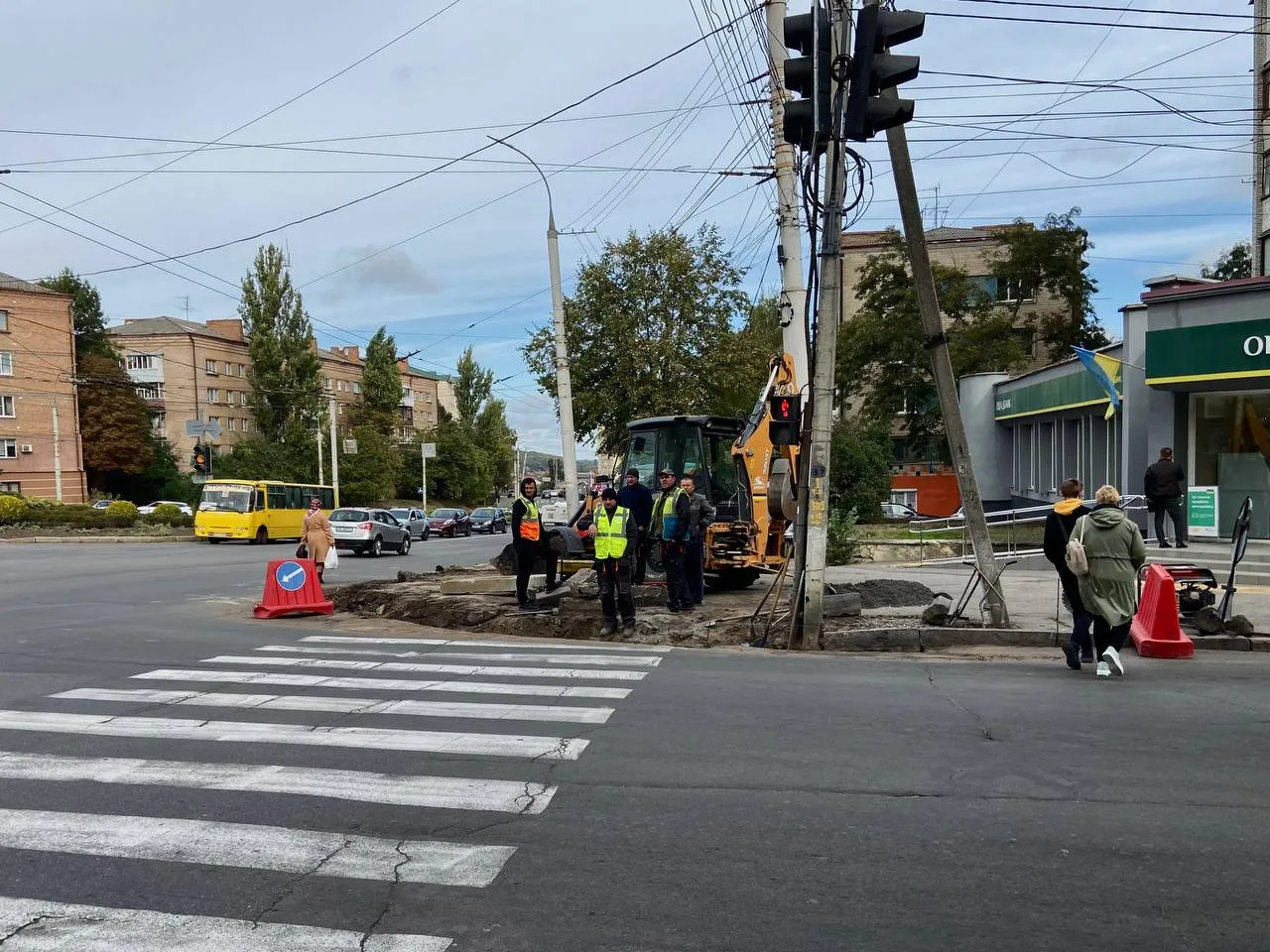 У Вінниці Німецьке товариство міжнародного співробітництва (GIZ) фінансує проєкт, який допоможе зробити простір на вул. Театральній зручним для всіх