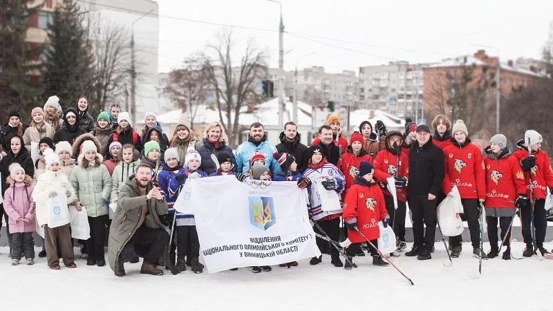 У Вінниці розгорнули прапор Національного олімпійського комітету розгорнули