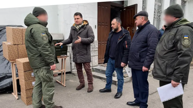 Вінницька міськрада разом з громадою передала чергову партію спецобладнання військовим
