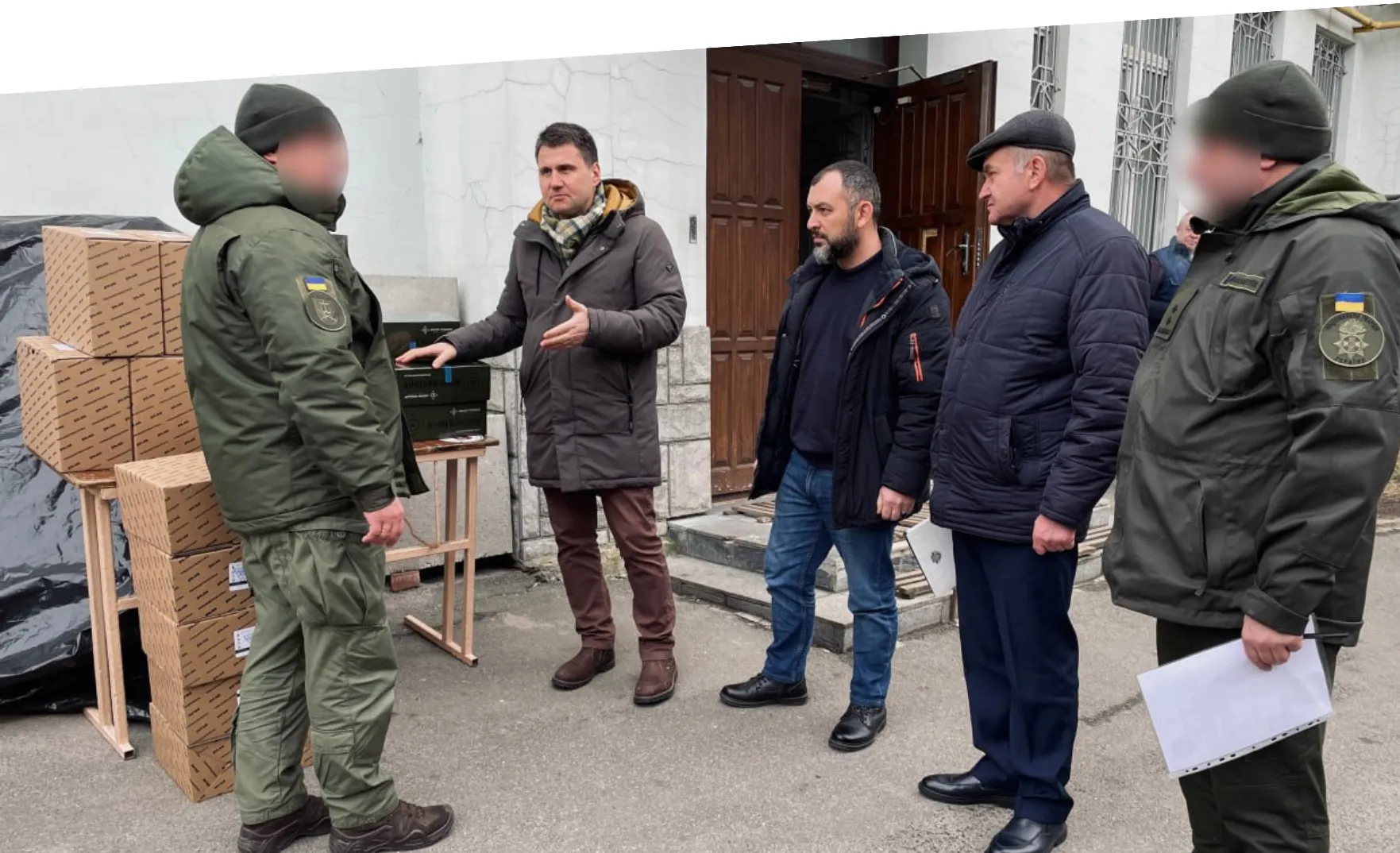 Вінницька міськрада разом з громадою передала чергову партію спецобладнання військовим