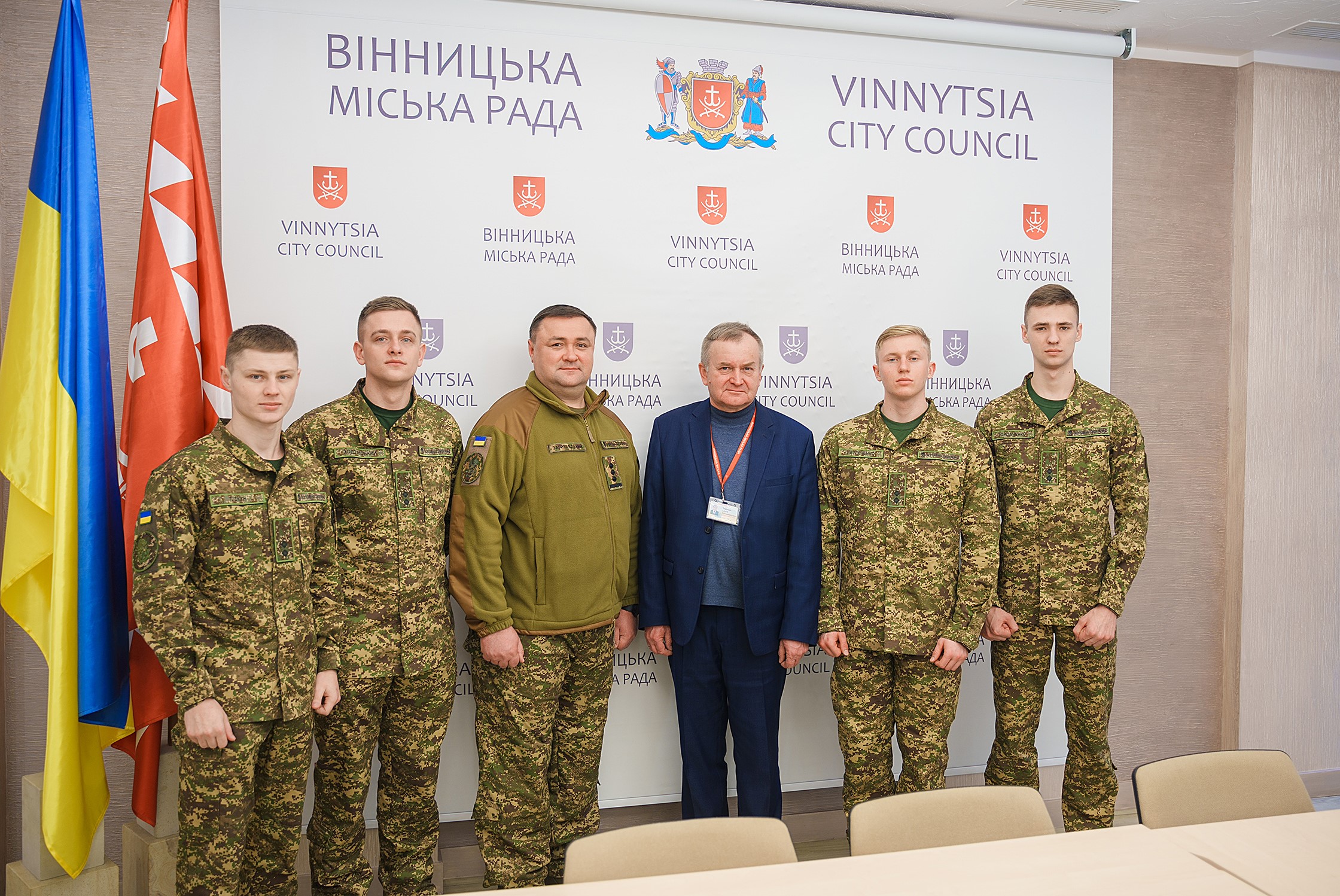 Вінницька міська рада відзначила випускників Національної академії Національної гвардії України
