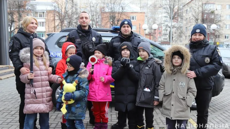 У Вінниці поліцейські офіцери громади перевірили сотні підопічних, а також провели більш ніж 1 700 зустрічей з дітьми та пенсіонерами з початку року