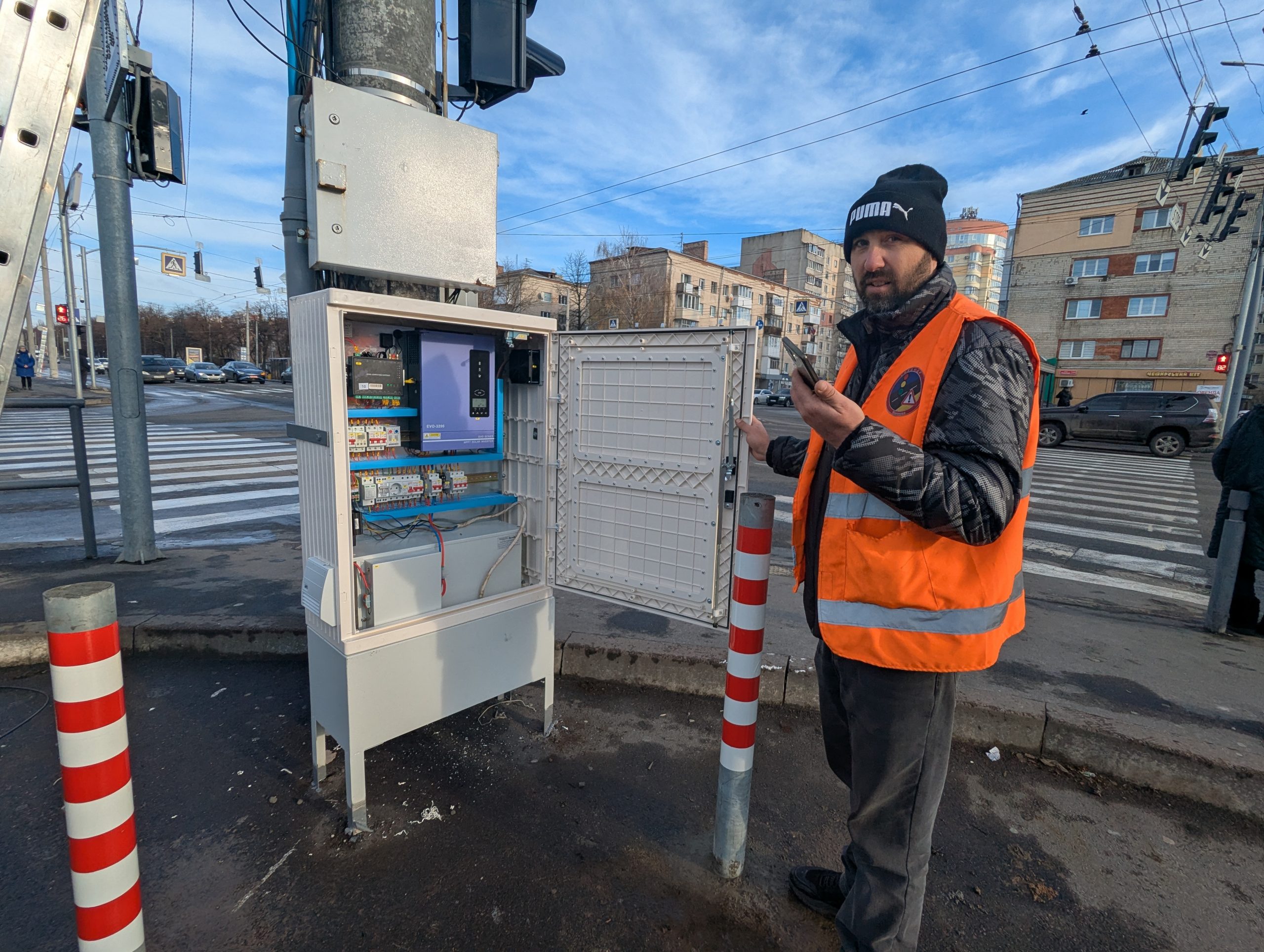 Нові безперебійники для світлофорів: захист від перепадів та онлайн-контроль стану