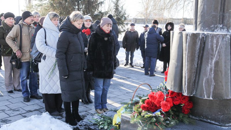 Вінничани вшанували пам’ять жертв Чорнобильської трагедії біля пам’ятника