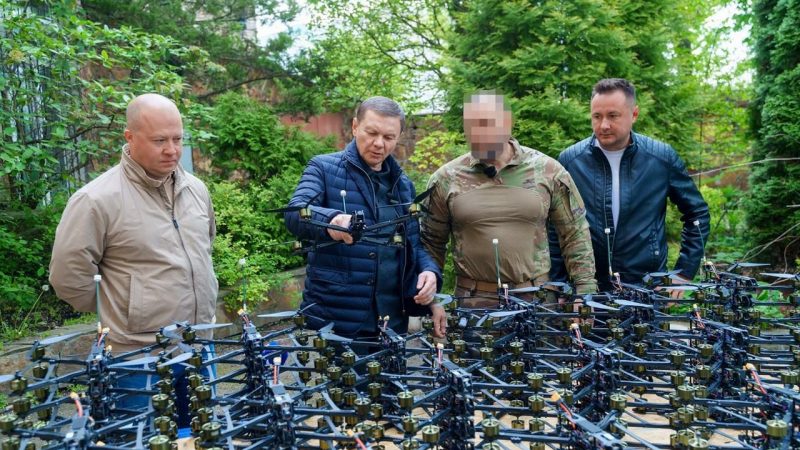 Міжрегіональний координаційний гуманітарний штаб передав одному зі спецпідрозділів ЗСУ ще 100 FPV-дронів