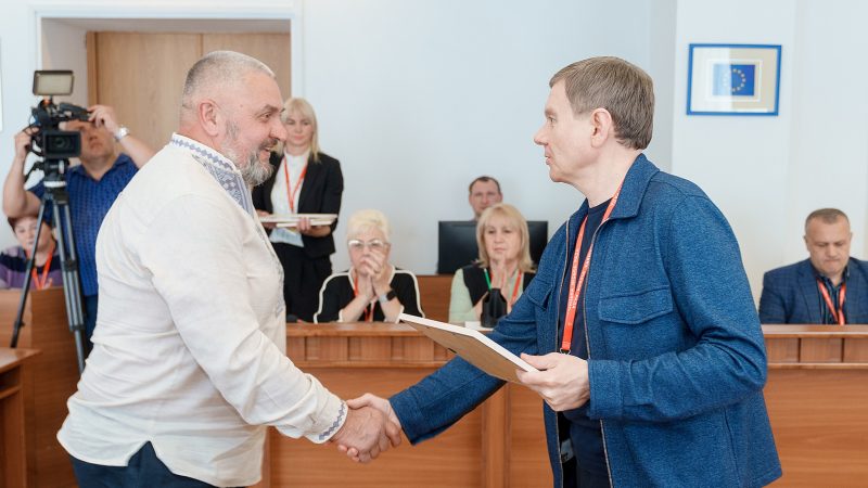 Трьом ветеранам були вручені муніципальні ваучери на започаткування власної справи