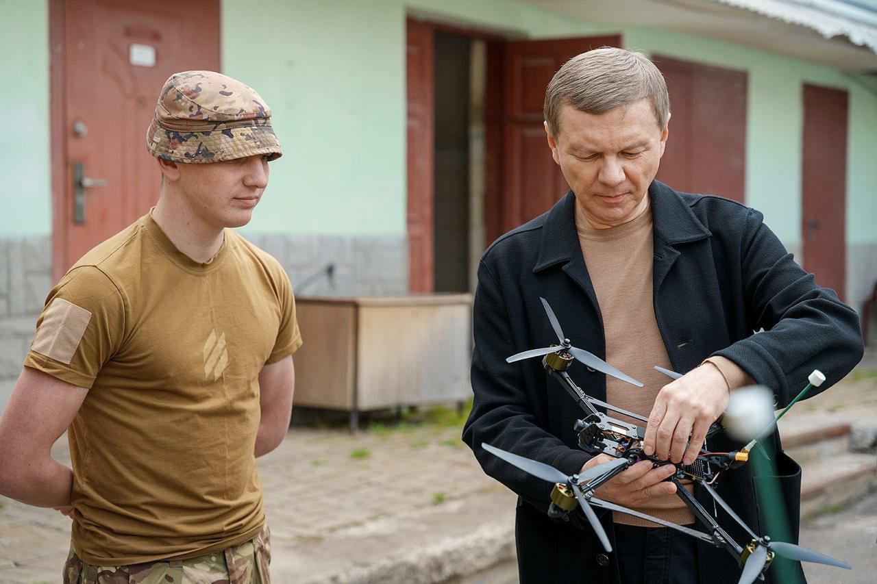 Міжрегіональний координаційний гуманітарний штаб передав ще 300 FPV-дронів для 3-ї штурмової бригади