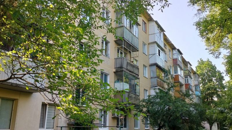 У Вінниці розпочали ремонт стиків у багатоповерхівках у межах підготовки до опалювального сезону