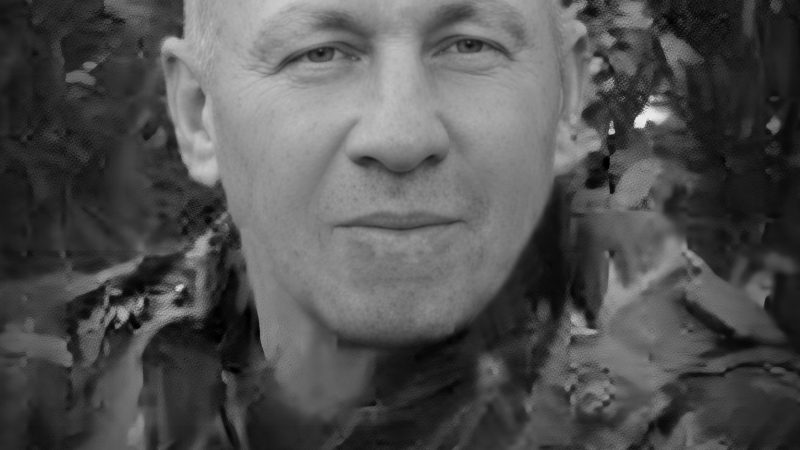 Сьогодні Вінниця проводжає в останню путь полеглого воїна Олександра Овчаренка