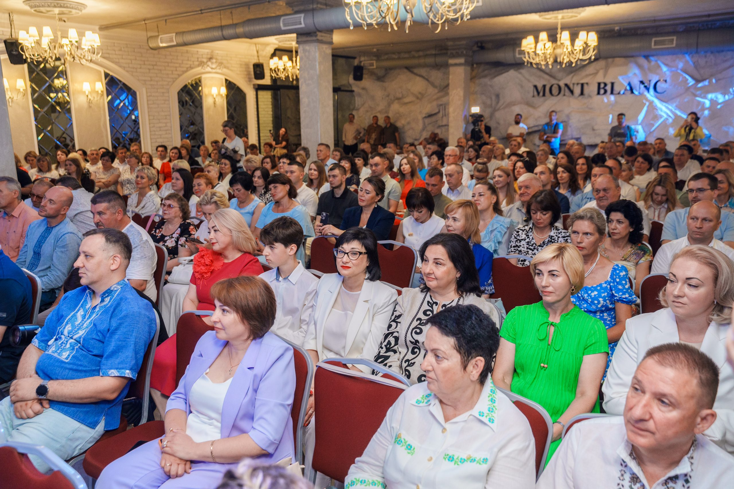 Напередодні Дня медичного працівника у Вінниці вшанували медичних працівників
