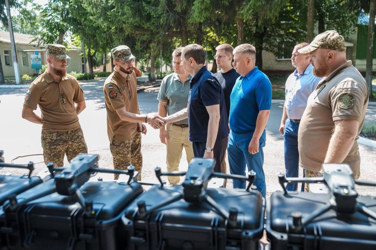 Міжрегіональний координаційний гуманітарний штаб передав дрони нового типу нацгвардійцям з «Червоної калини»