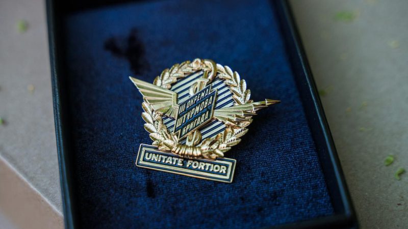 За підвищення боєздатності бригади: Володимир Гройсман та Сергій Моргунов отримали нагороду від Третьої штурмової