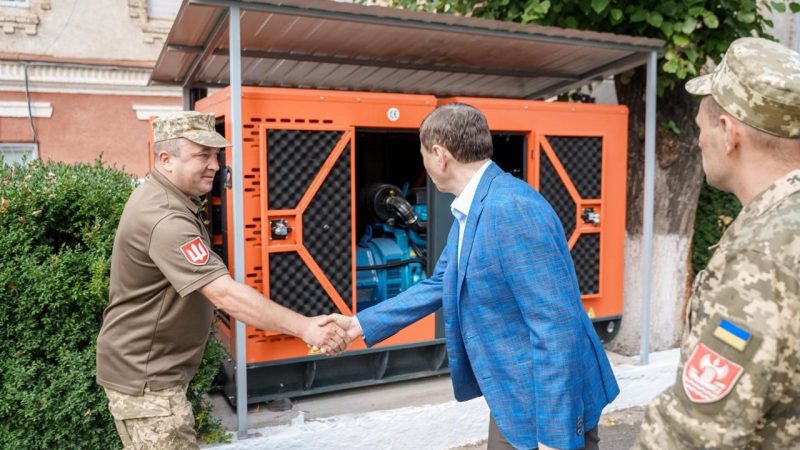 Два нові автомобілі та потужний генератор передав військовим Міжрегіональний координаційний гуманітарний штаб