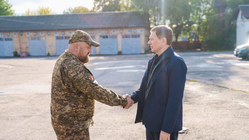 Автомобілі для «Червоної Калини». Міжрегіональний координаційний гумштаб посилив бригаду НГУ