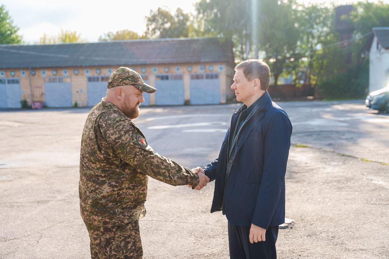 Автомобілі для «Червоної Калини». Міжрегіональний координаційний гумштаб посилив бригаду НГУ