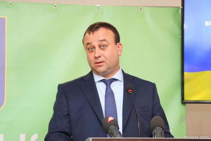 Вирішив конфлікт кулаком: як екс-губернатор Вінниччини і нинішній голова НОК Сергій Борзов продемонстрував насильство перед дітьми — поліція сказала, що інцидент вичерпано