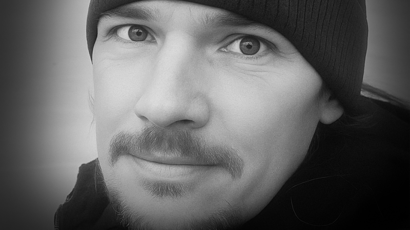 Сьогодні Вінниця проводжає у вічність оборонця Батьківщини Олександра Савікова