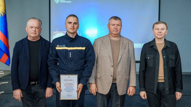 У Вінниці з нагоди професійного свята відзначили рятувальників за відвагу та віддану службу