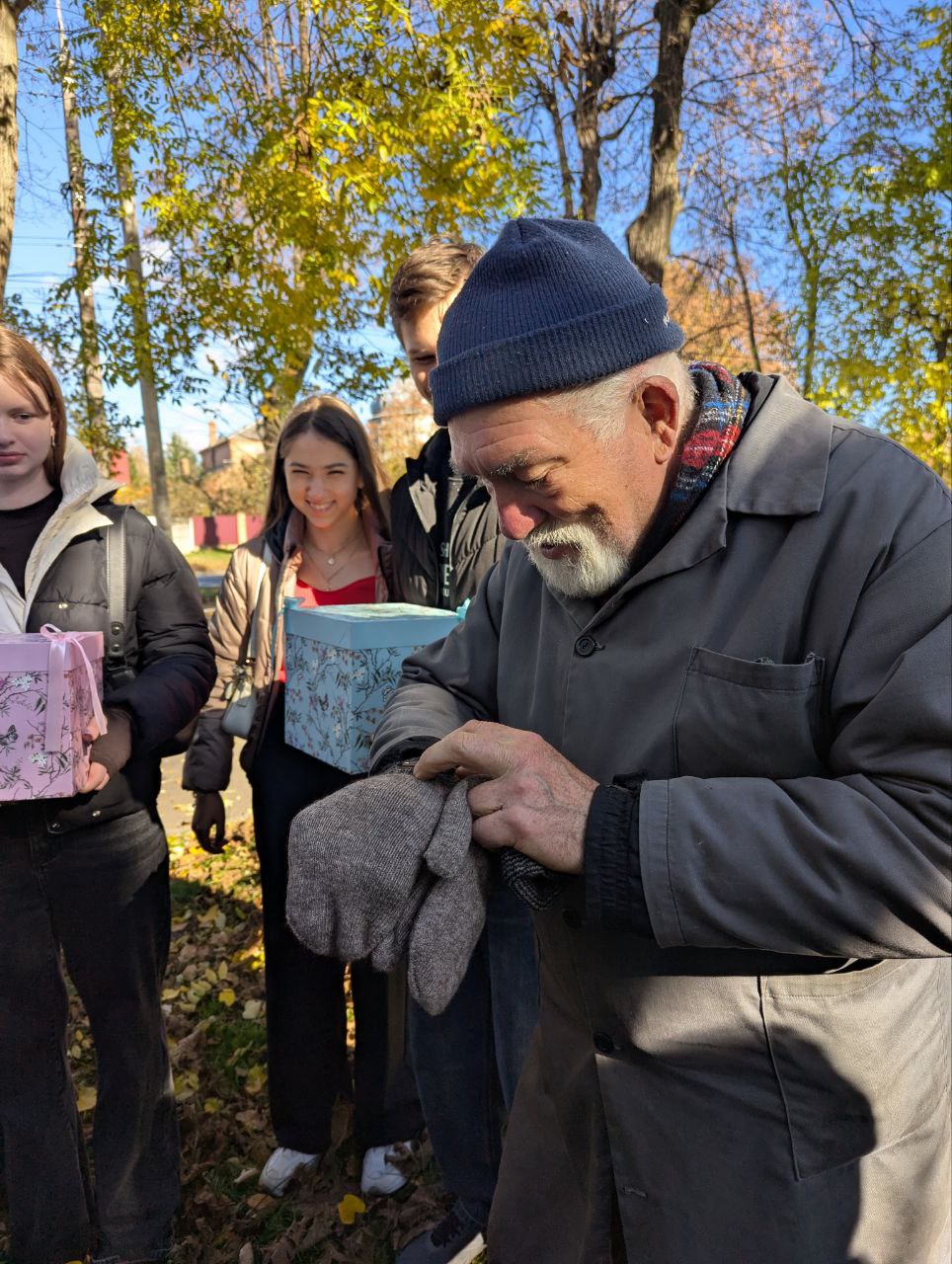 Учні долучилися до привітань ветеранів праці Вінницької транспортної компанії