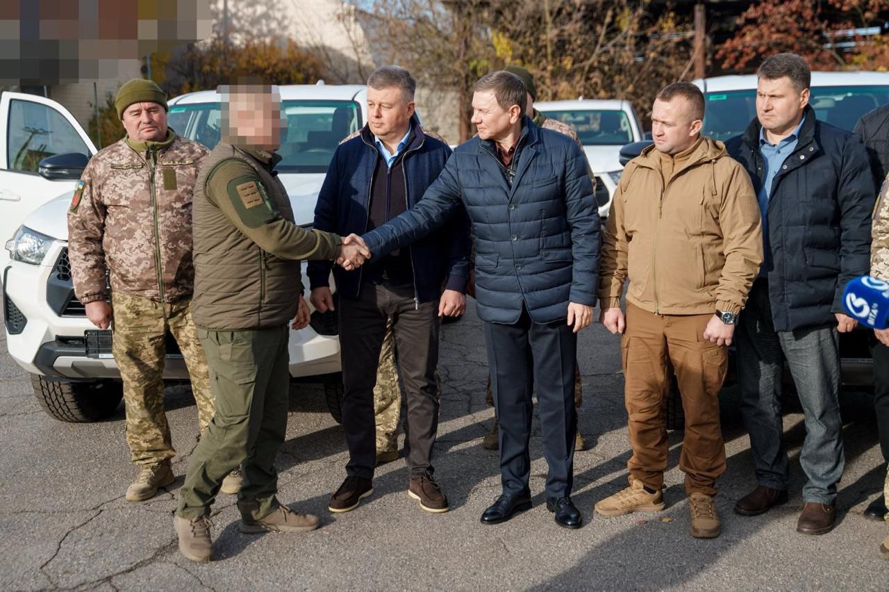 Міжрегіональний координаційний штаб передав п’ять позашляховиків стрілецькому батальйону