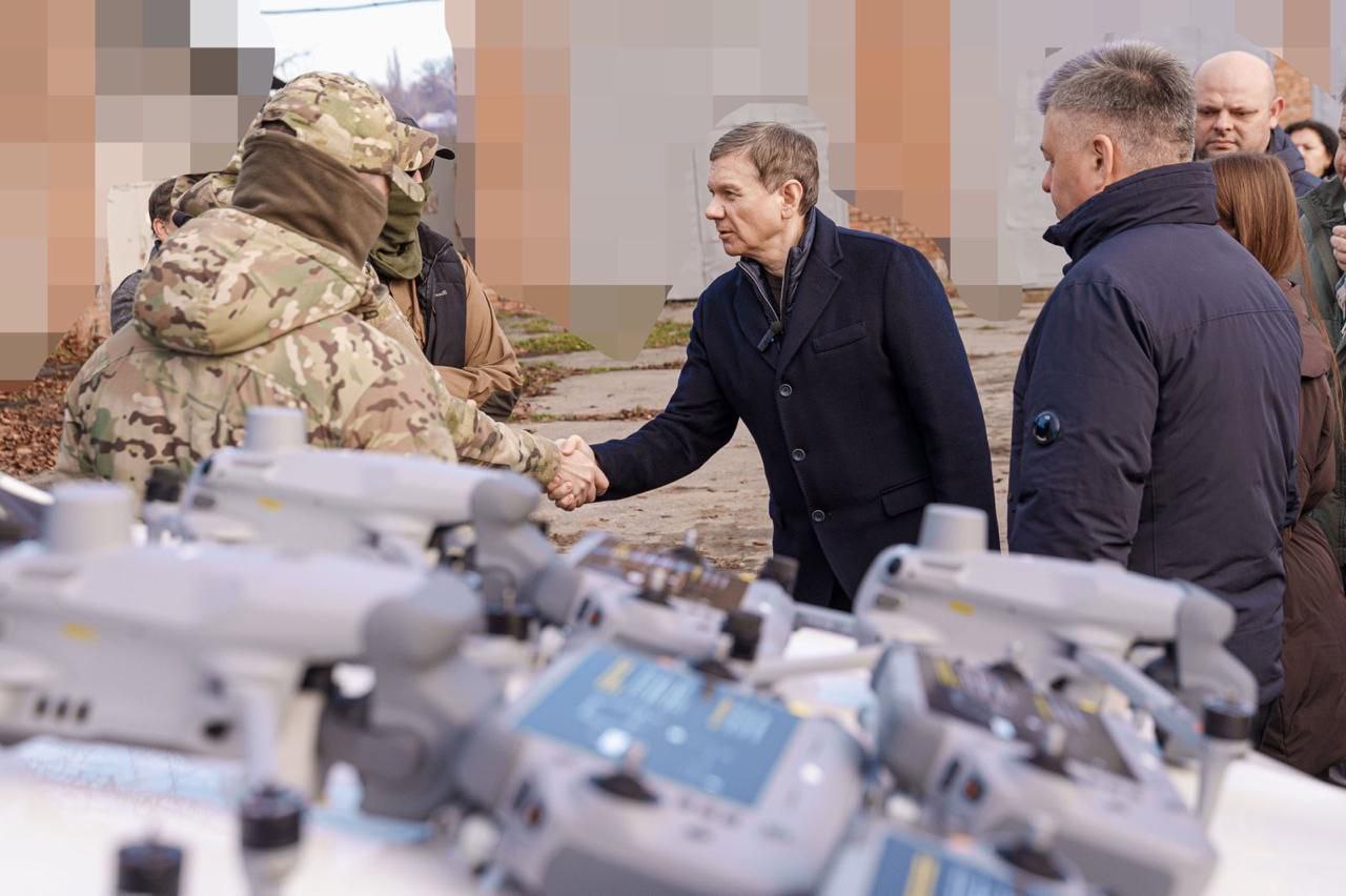 Автомобілі та дрони для військових: Міжрегіональний координаційний гуманітарний штаб передав чергову допомогу