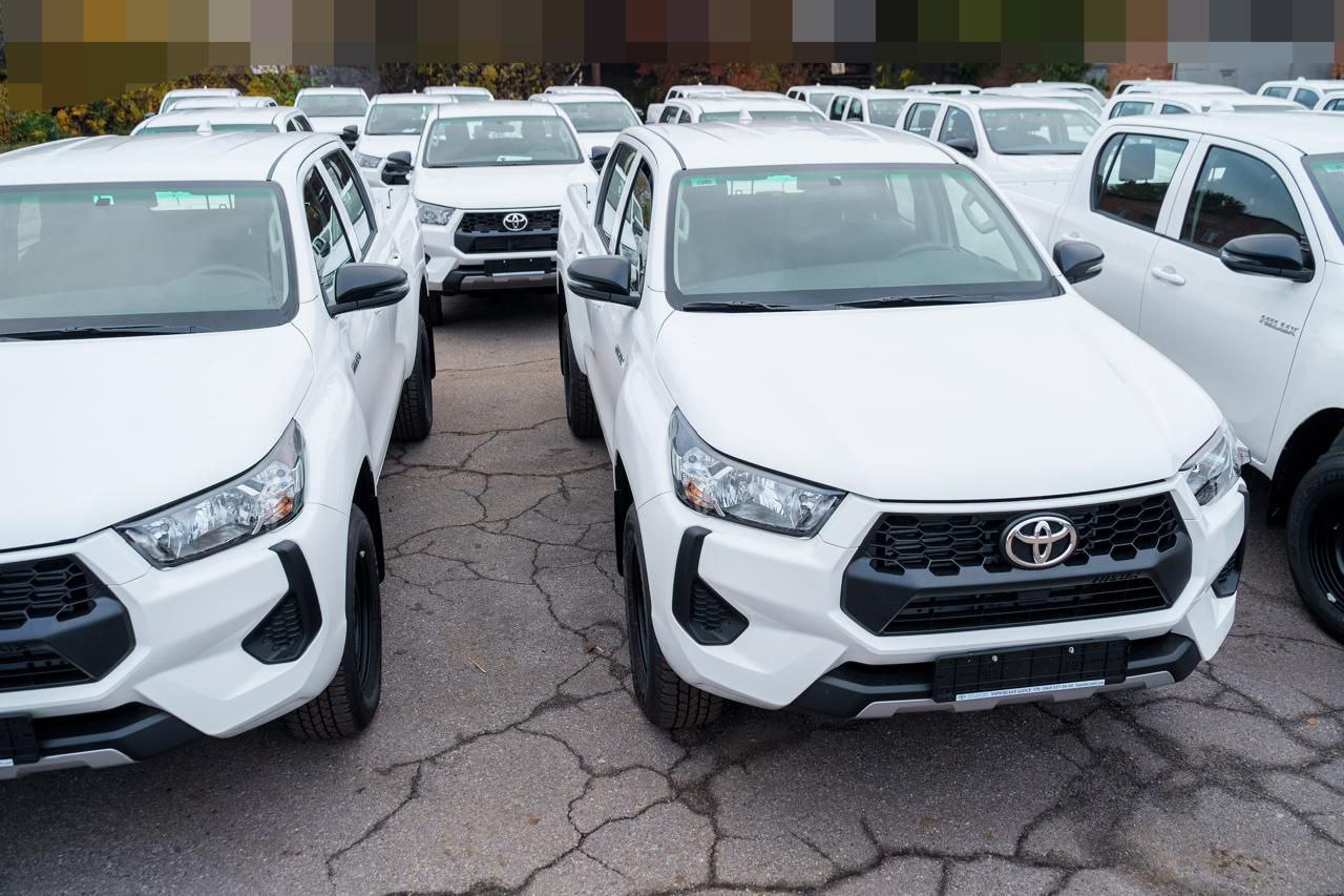 Ще 30 нових авто передає Міжрегіональний координаційний гуманітарний штаб Захисникам