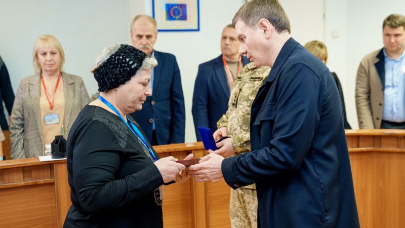 Вінницький міський голова вручив матері полеглого Захисника орден «За мужність» ІІІ ступеня, посмертно