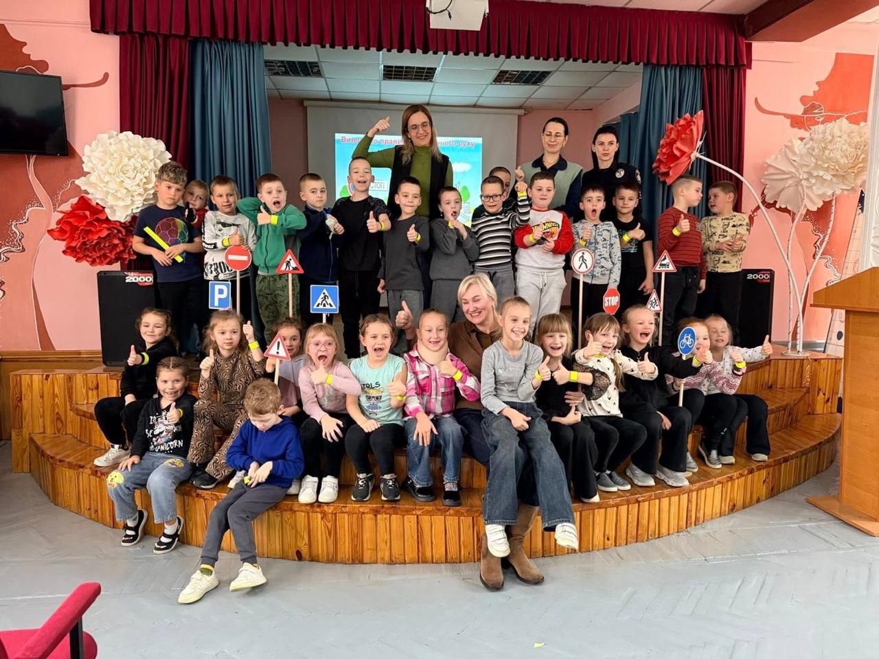 Міжрегіональний координаційний гуманітарний штаб провів акцію «Увага! Діти!» для посилення безпеки дітей на дорогах під час відключень світла