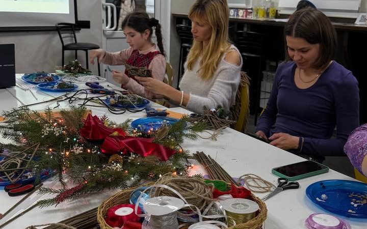 У громаді відбувся творчий майстерклас із виготовлення «Різдвяної зірки»