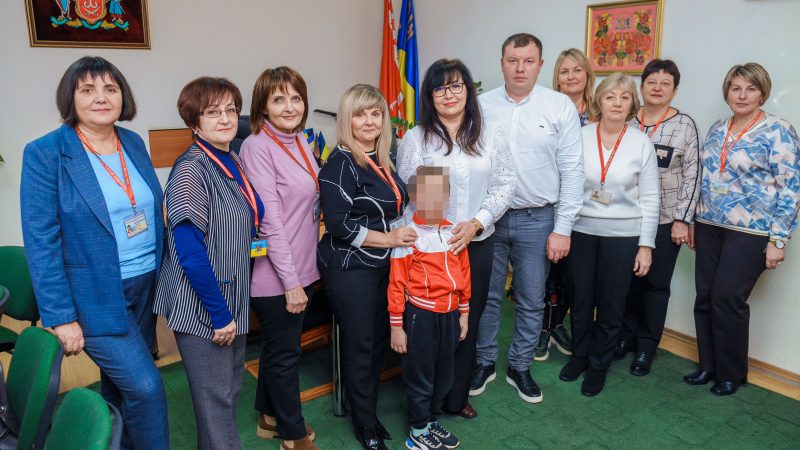 Патронатна сім’я взяла під опіку 7-річного хлопчика