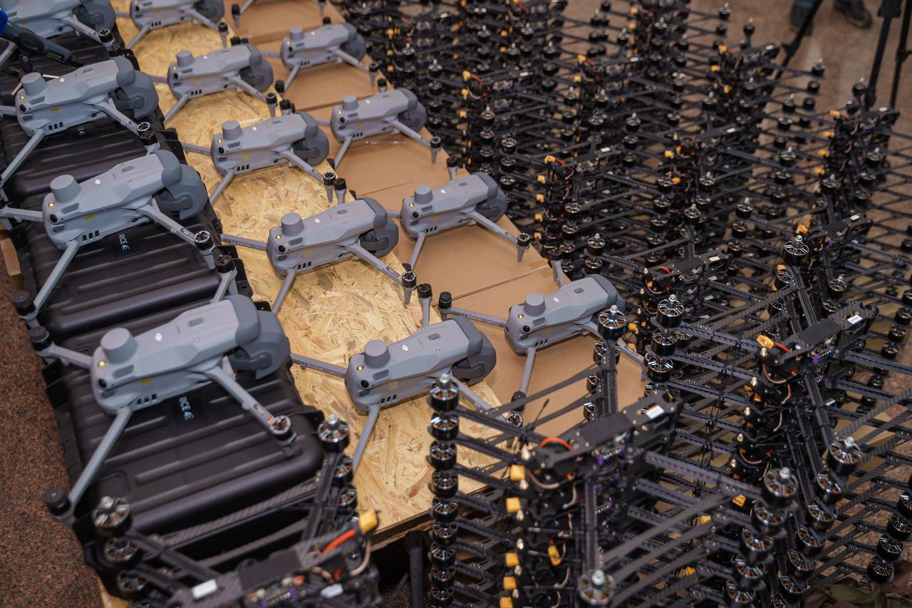 Міжрегіональний координаційний гуманітарний штаб передав 3-й штурмовій та 120-й бригадам FPV-дрони, Matrice 4-E та маскувальні сітки