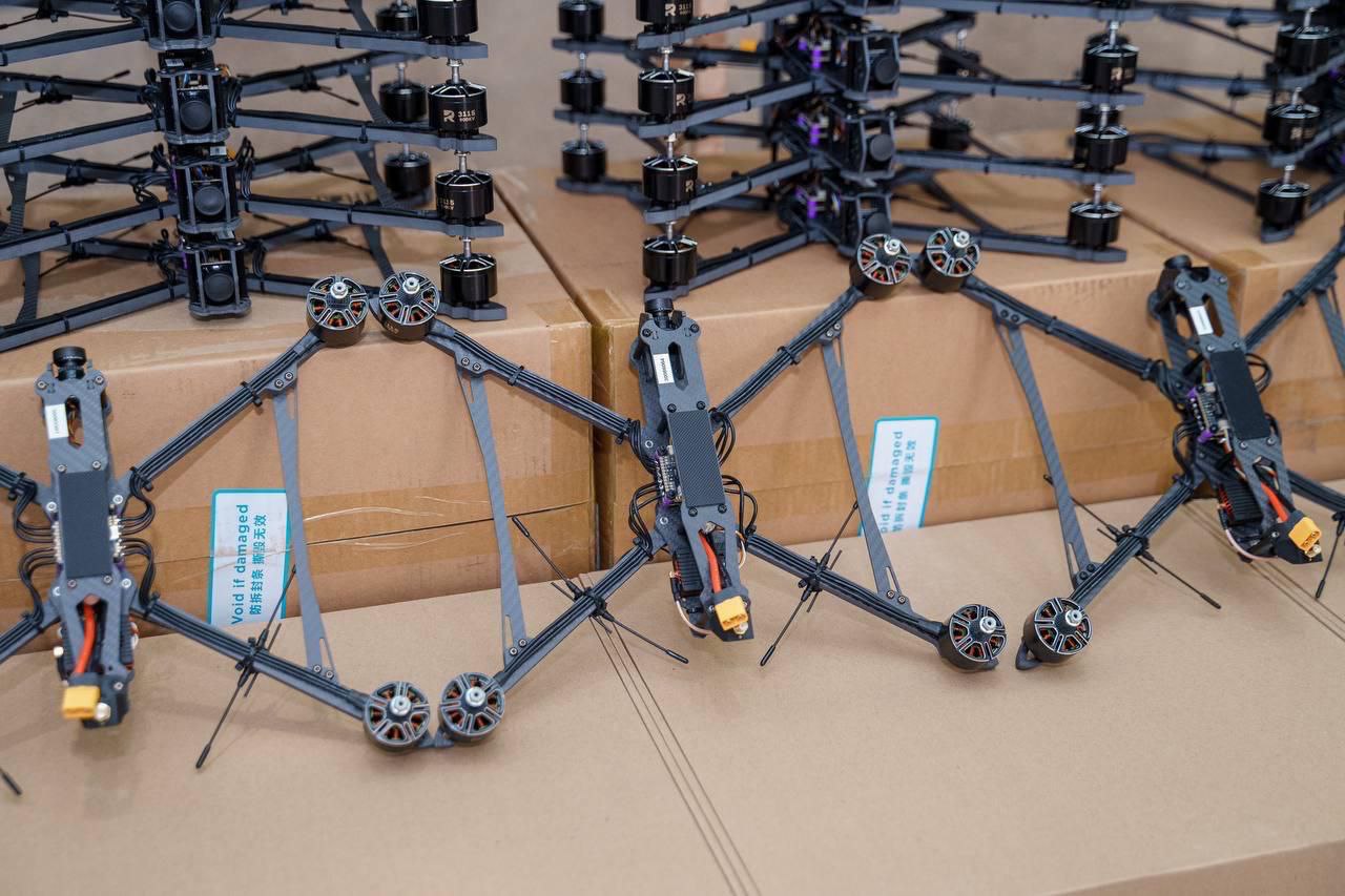 Міжрегіональний координаційний гуманітарний штаб передав «Артану» 100 FPV-дронів та п’ять Matrice 4Е